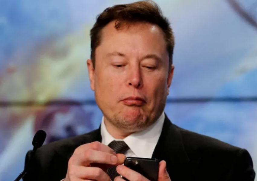 Musk thotë se ‘Apple’ kërcënon ta heqë Twitter-in nga dyqani i saj i aplikacioneve