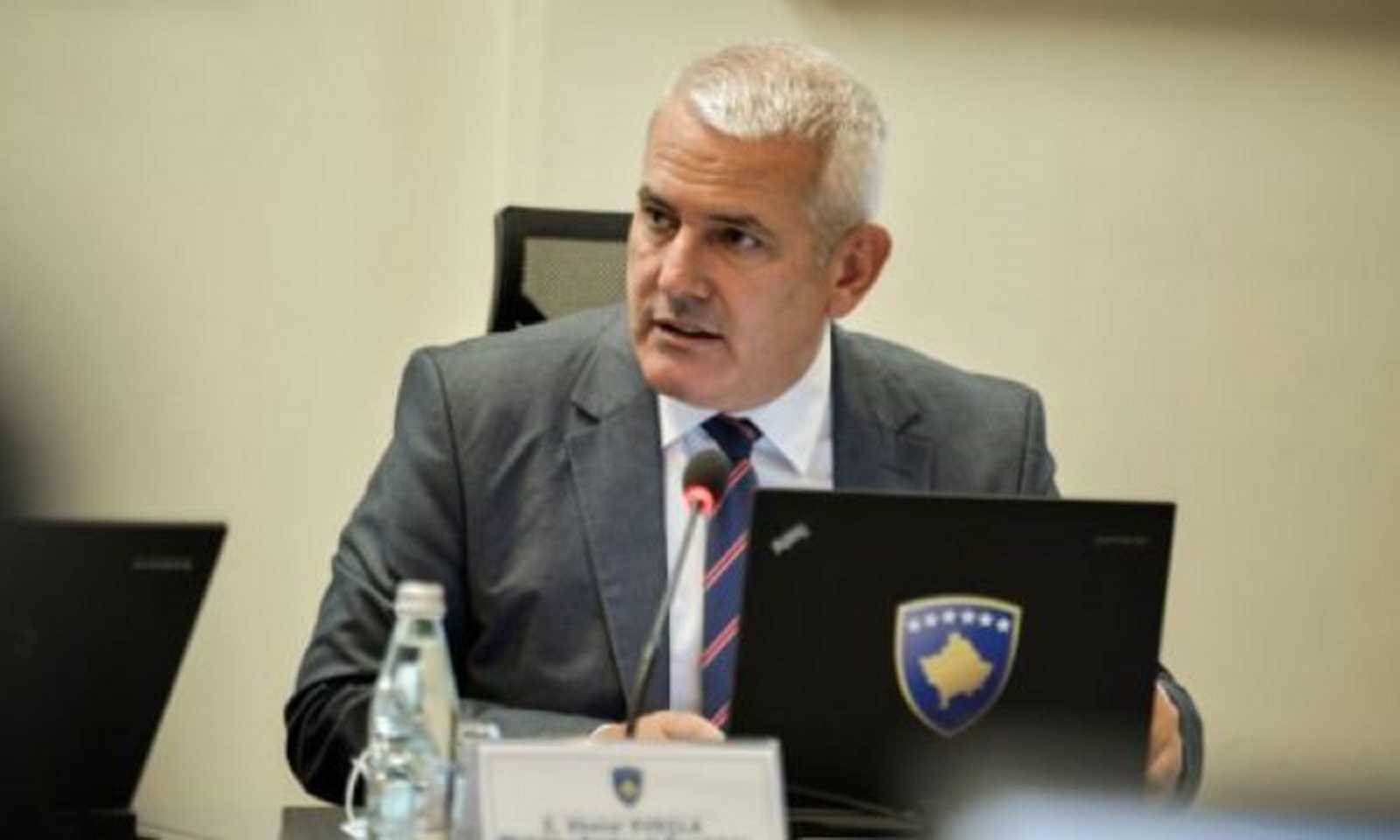 ​Sveçla për incidentin në Leposaviq: Persona me veturë tentuan t’i shmangen postbllokut policor