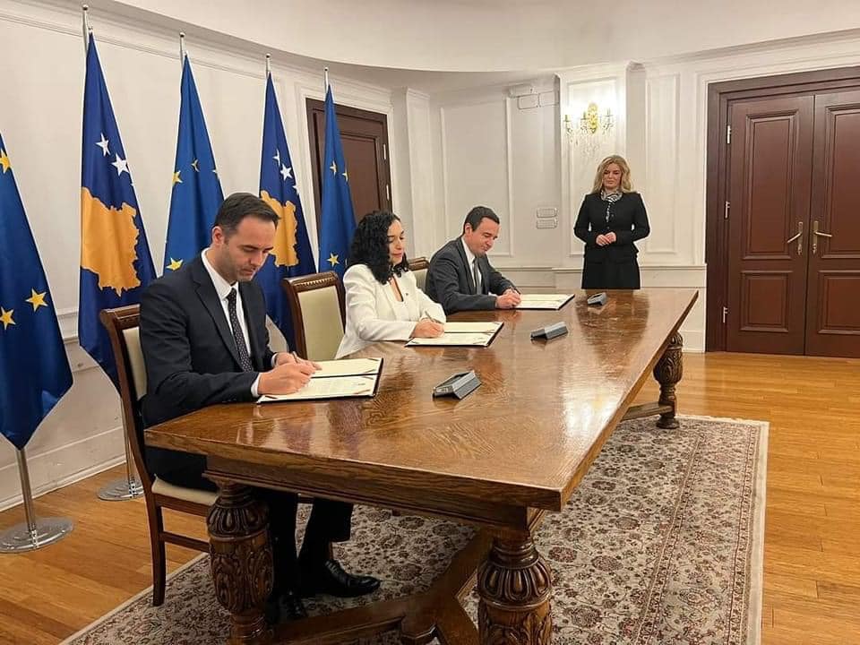 Pas aplikimit për në BE, deputeti i VV-së paralajmëron heqjen e tërësishme të kufirit me Shqipërinë