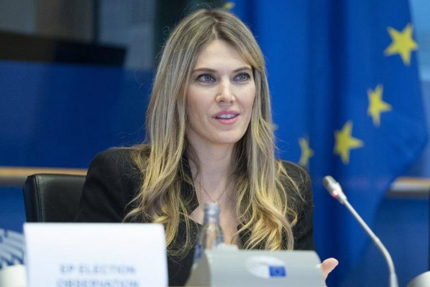 Eurodeputetes greke i gjendet valixhe me para në shtëpi dhe makinë