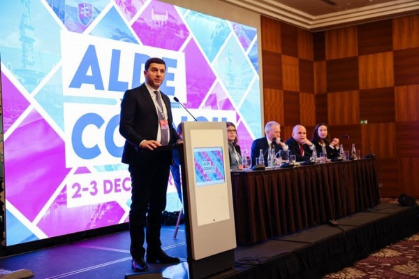 Krasniqi: PDK bëhet anëtare me të drejta të plota në ALDE!