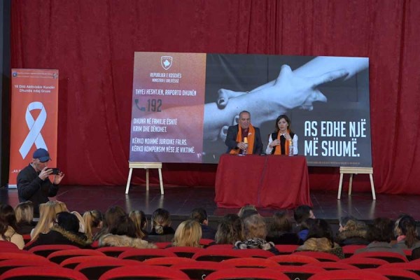 Haxhiu fton gratë ta raportojnë dhunën, planifikohet reformë e thellë te Qendrat për Punë Sociale