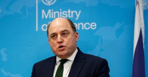 ​Ministri britanik i mbrojtjes “i hapur” për dërgimin e armëve me rreze më të gjatë në Ukrainë