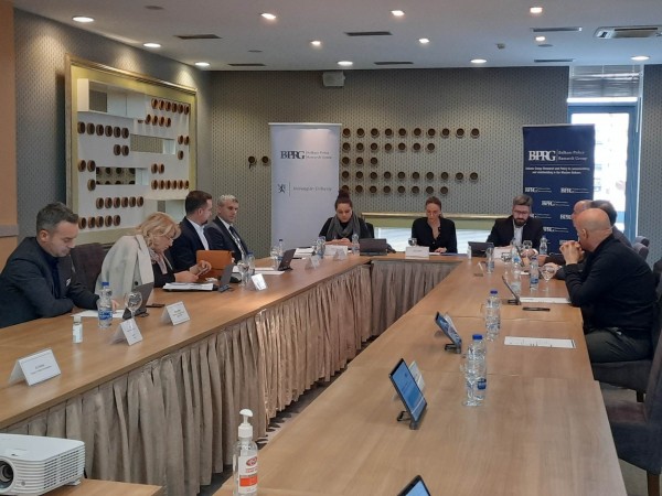 Publikohet raporti “Shëndetësia në Kosovë: Emigrimi i mjekëve dhe punëtorëve shëndetësor”