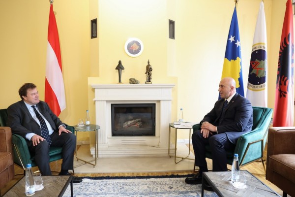 Haradinaj pret në takim ambasadorin austriak, bisedojnë për zhvillimet aktuale në vendin tonë