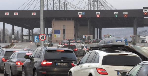 Ardhja e bashkatdhetarëve për festat e fundvitit, kolona te Dheu i Bardhë dhe në Merdar