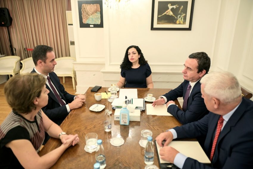 Vrasja e 35 vjeçares – Osmani i pret në takim krerët e institucioneve në ora 19:00