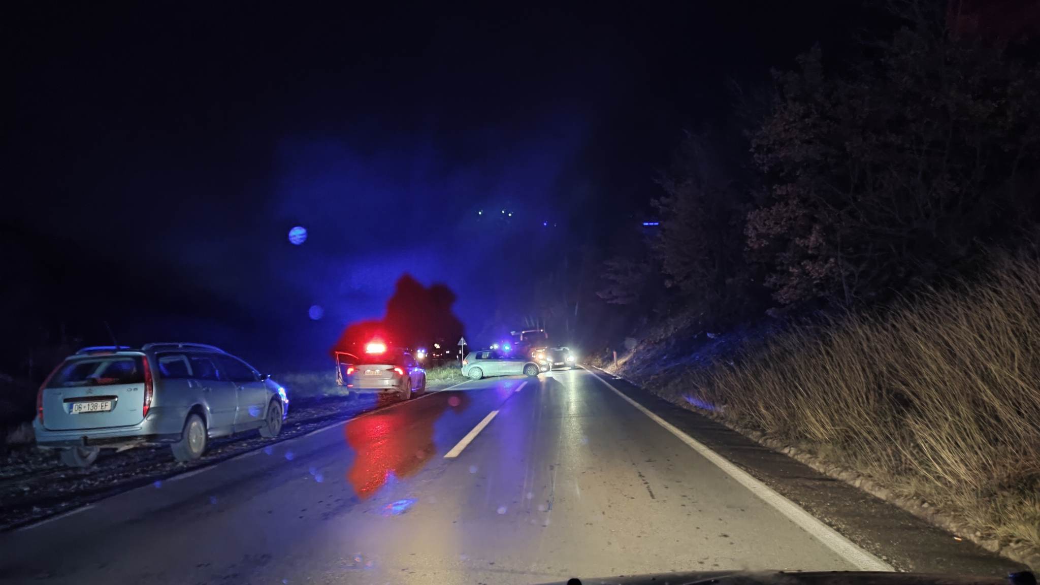 Policia jep detaje për aksidentin ku u përfshi vetura e eskortës së kryeministrit: Një femër u lëndua