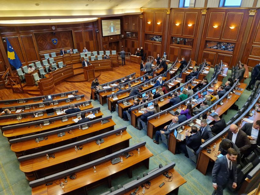 Kuvendi miraton vendimin për zgjatjen e masave emergjente në energji