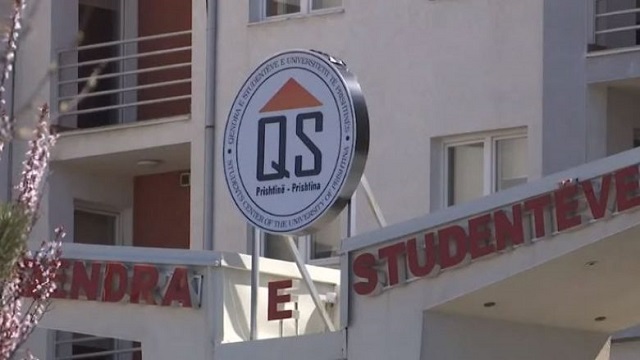 Banueset në Qendrën Studentore të Prishtinës pretendojnë se rojtari i konviktit qëndron shpeshherë në dhomat e studenteve vajza