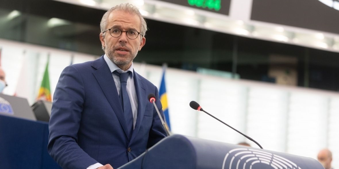 Eurodeputeti holandez jep detaje rreth heqjes së vizave për Kosovën