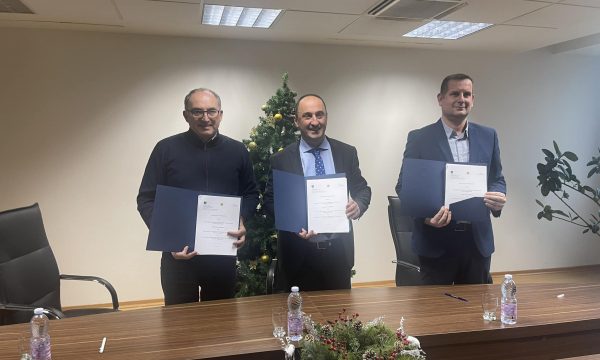 Kalaja e Prizrenit pritet të bëhet me teleferik, nënshkruhet marrëveshja