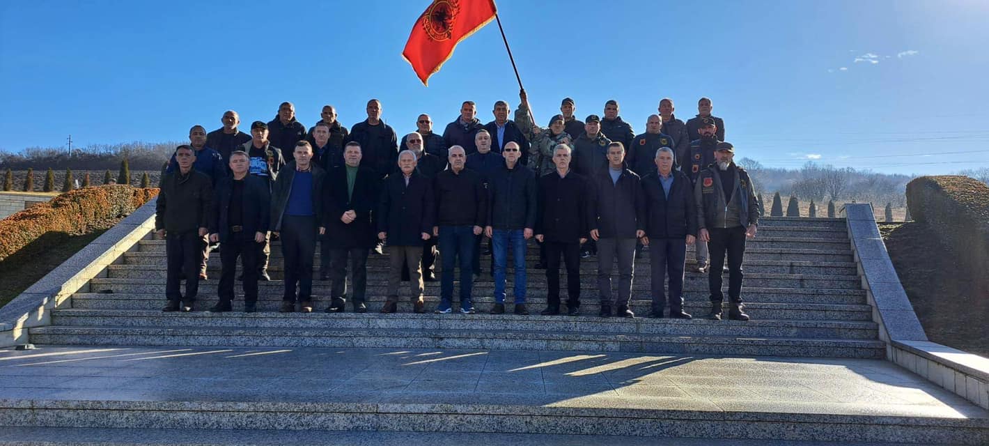 25 vjet nga triumfi i dytë i familjes Jashari, OVL e UÇK-së bëjnë homazhe në Prekaz