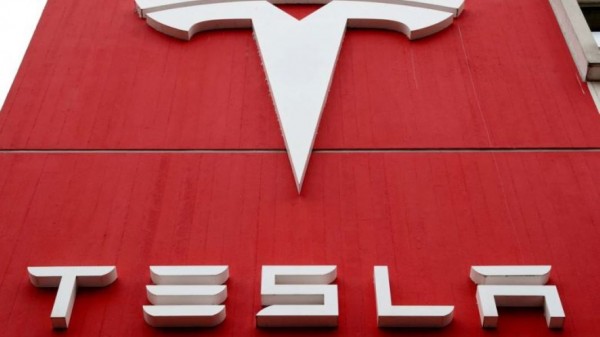 ​Tesla shënon rekord të shitjeve të automjeteve elektrike në vitin 2022