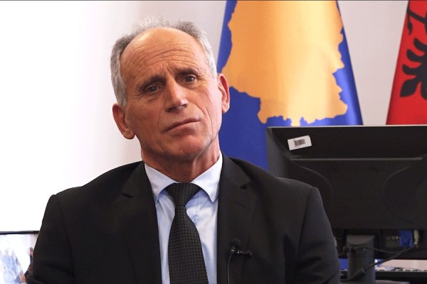 Zëvendësministri i Mbrojtjes e quan absurde kërkesën e Serbisë për trupa në Kosovë: Po bën luftë hibride