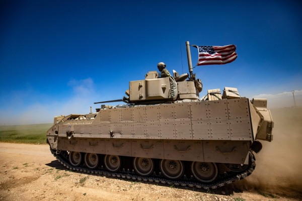 ShBA po shqyrton dërgimin e automjeteve të blinduara luftarake Bradley në Ukrainë