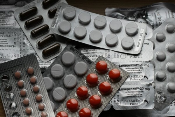Një studim i ri zbuloi të dhëna shqetësuese për njerëzit që pinë shpesh antibiotikë