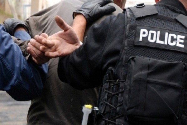​Arrestohet i dyshuari që shtiu me armë në ajër për ta frikësuar mikun
