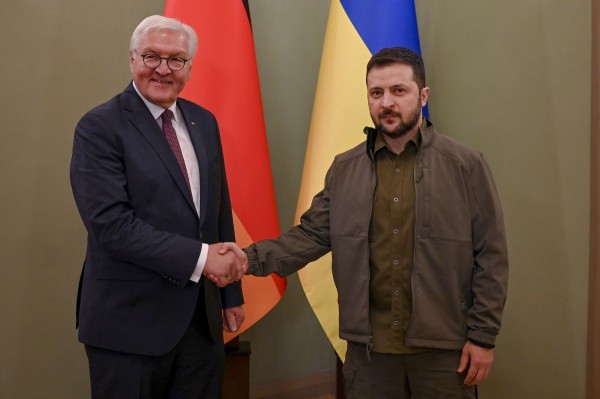 ​Steinmeier garanton Zelensky-n: Germania do u ndihmojë me gjithçka që mundet