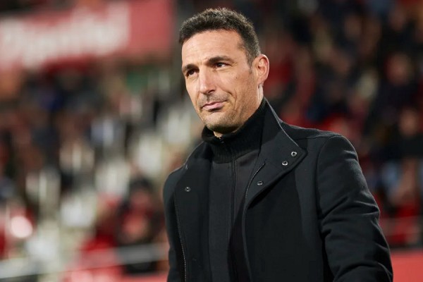 Maradona apo Messi? Scaloni zbulon të preferuarin e tij