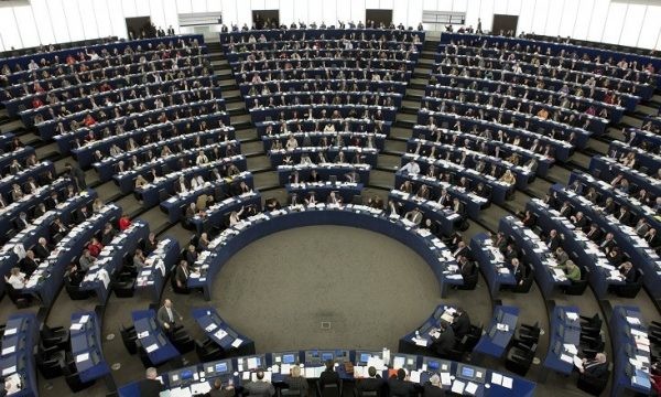 Parlamenti Evropian mbështet të ardhmen e Ballkanit Perëndimor në BE, i kërkon Serbisë bashkërendim me CFSP-në