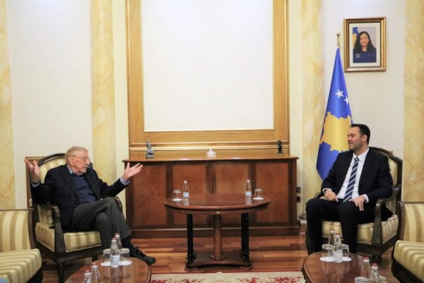 Konjufca: Walker ia tha botës të vërtetën për krimet e Serbisë