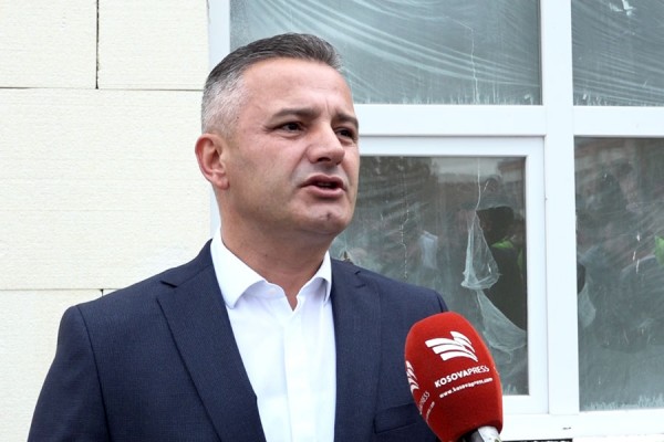 ​Jashari: Me shqetësim po e përcjell situatën emergjente në Skenderaj