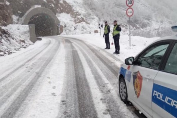 Moti në Shqipëri, bllokohet Rruga e Arbrit