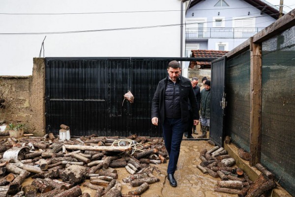 Krasniqi: Dëmet materiale në Mitrovicë janë shumë të mëdha, qytetarët kërkojnë reagimin e Qeverisë