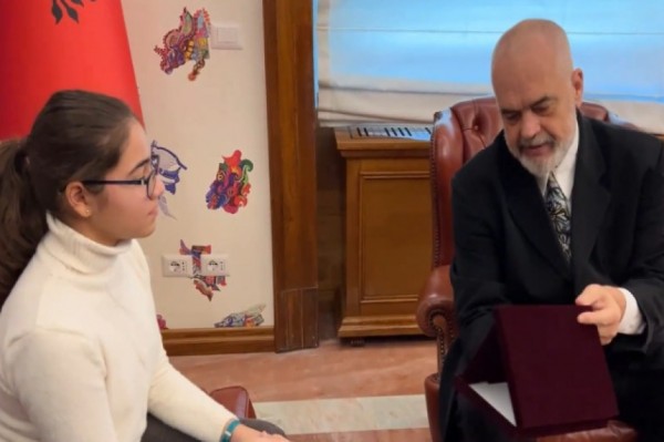 Policët e rënë në krye të detyrës, Rama u jep bijve të tyre statusin “Fëmijë në Përkujdesje”