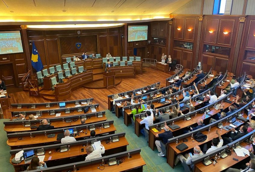 Kuvendi nuk e miraton raportin e Këshillit për Shërbimin Civil