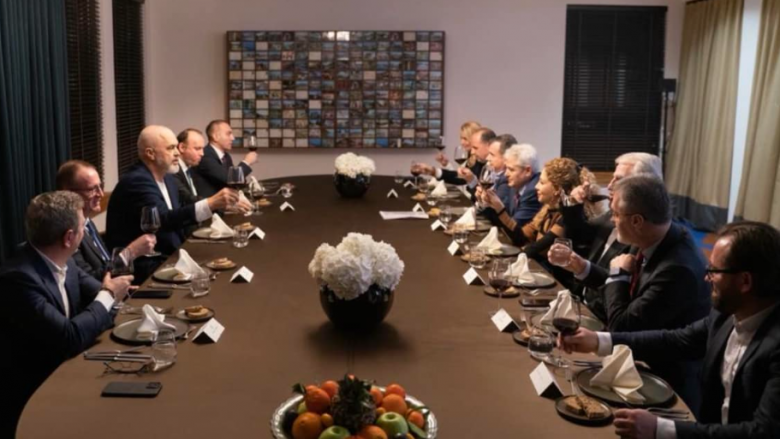 Rama: Qoftë një vit i mbarë për shqiptarët kudo që janë!