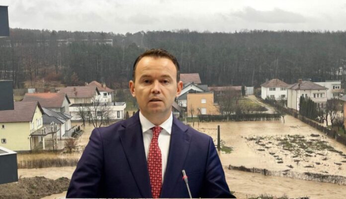 Kosova nën vërshime, Faton Peci lajmërohet nga Berlini: Më vjen keq që nuk jam pranë qytetarëve