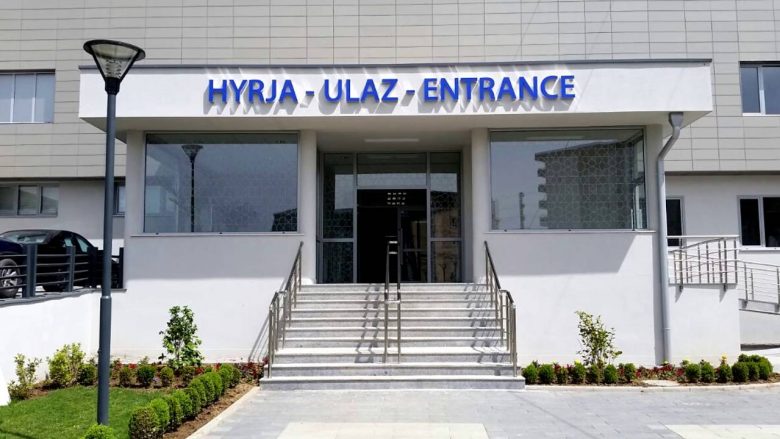 Ministria e Shëndetësisë: Tre kirurgë janë duke u hetuar për korrupsion në spitalin ‘Shekih Zajed’ në Vushtrri