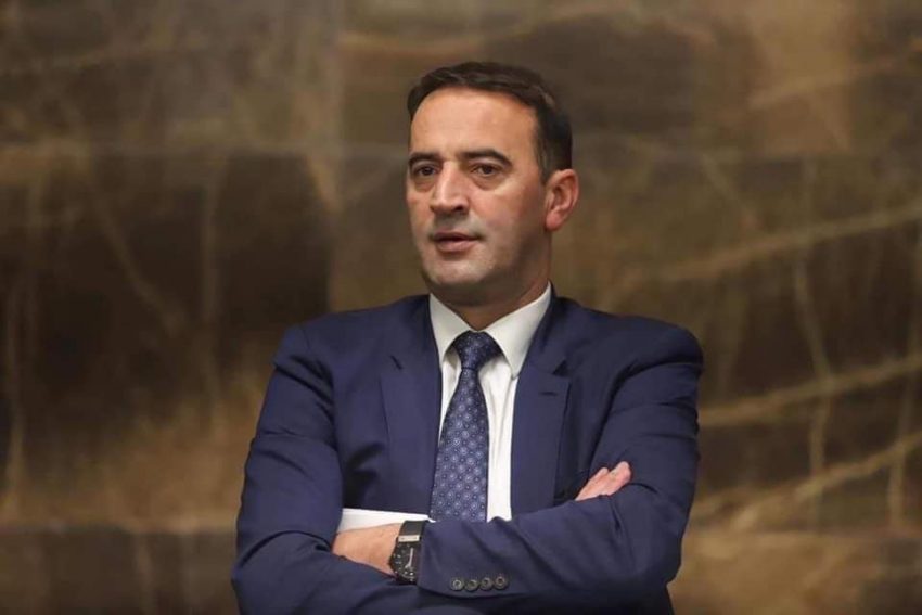 Daut Haradinaj thirrje deputetëve: Tejkaloni bindjet partiake dhe të dëshmoni se keni dinjitet si deputetë, votoni pro Trustit