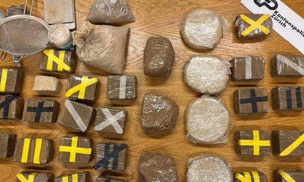 Kapen me 11 kg heroinë në makinë, arrestohen dy shqiptarë në Kroaci