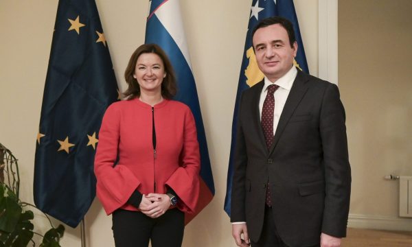 Kurti pas takimit me Fajon: U theksua miqësia, partneriteti dhe aleanca Kosovë-Slloveni