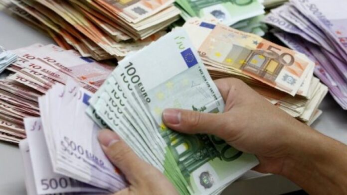 Mërgimtarët shpenzuan mbi 1.48 miliardë euro në Kosovë gjatë vitit 2022