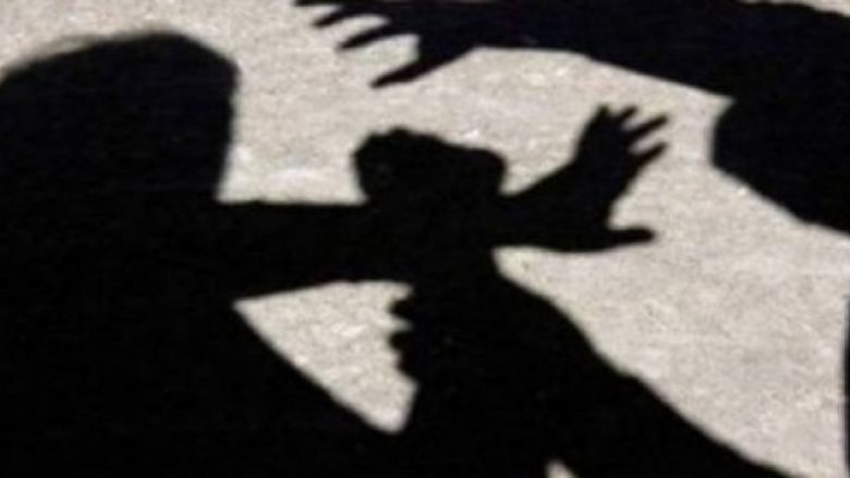Mosmarrëveshje në trafik, një burrë rrahu rëndë një grua në Prishtinë