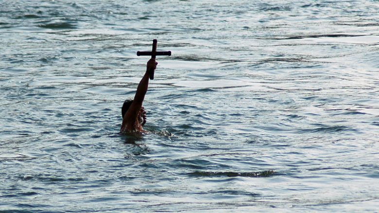 6 Janari, besimtarët ortodoksë e krishterë festojnë sot ditën e “Ujit të Bekuar”