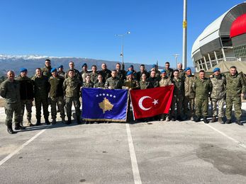 Ushtarët e FSK-së festoi 15 vjetorin e pavarësisë në Turqi