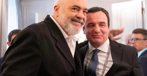 Rama publikon foto me Kurtin nga Gjermania, e shoqëron me një zemër dhe flamujt e shteteve