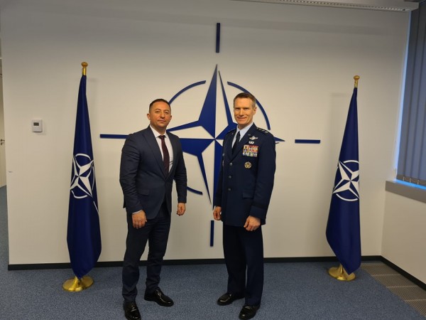 ​Mehaj takon Gjenerallejtënant Landrum, Kosova pjesë aktive e misioneve të NATO