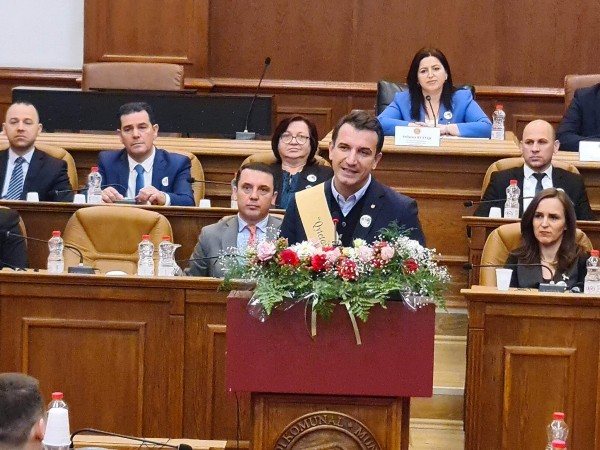 Veliaj shpallet qytetar nderi në Prizren
