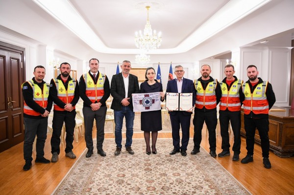 ​Osmani i ndau mirënjohje Shoqatës për Kërkim-Shpëtim për kontributin në Turqi