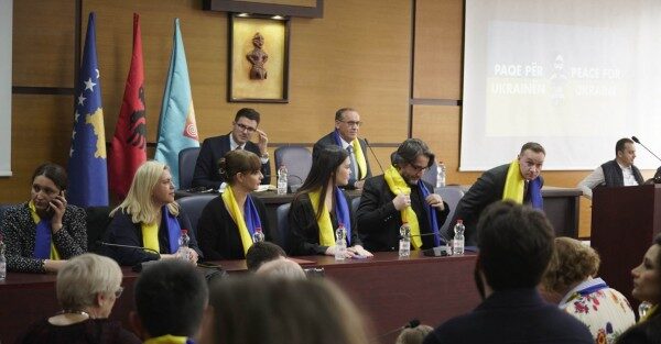 Prishtina mbështet Ukrainën, bën thirrje për paqe