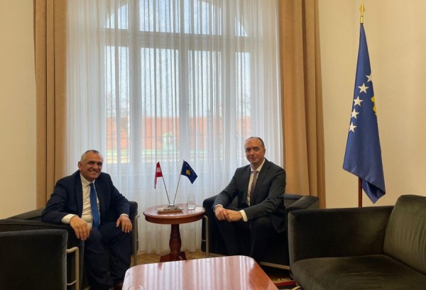 DHTIK vizitoi Ambasadën e Kosovës në Austri