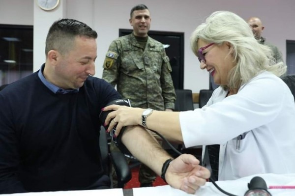 Filloi sesioni i dhurimit vullnetar të gjakut në Ministrinë e Mbrojtjes dhe në FSK