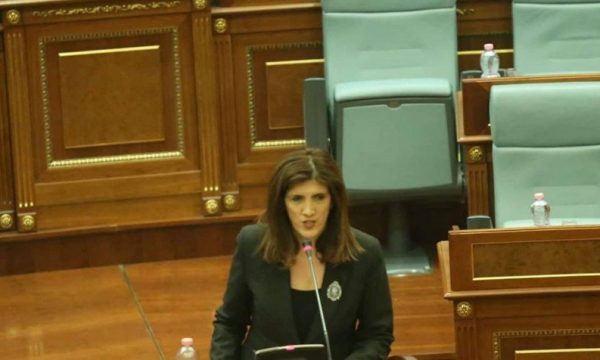 Musliu për Kurtin: Vendin e vet, me të cilin qeverisë, nuk e sheh të denjë për ta rritur vajzën