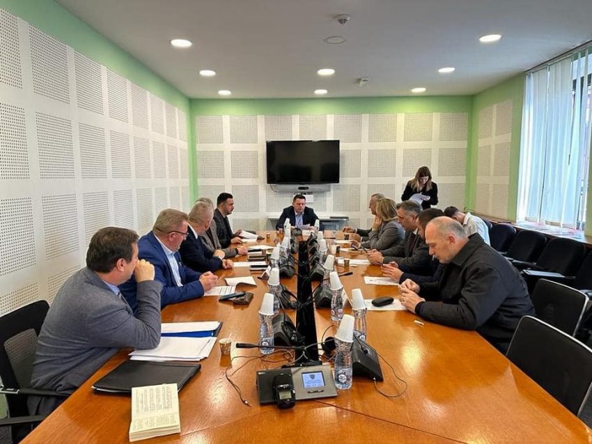 Bekë Berisha: Ligji për Mbrojtjen e Informacionit të Klasifikuar krijon parimet bazë për siguri dhe sistem unik për mbrojtjen e informacioneve